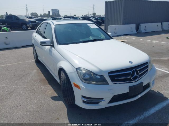 2014 MERCEDES-BENZ C 250 WDDGF4HBXEG230031