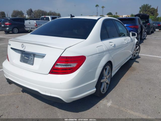 2014 MERCEDES-BENZ C 250 WDDGF4HBXEG230031 Photo 3