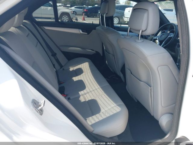 2014 MERCEDES-BENZ C 250 WDDGF4HBXEG230031 Photo 7
