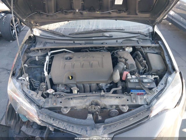2T1BURHE1KC236585 Toyota COROLLA LE