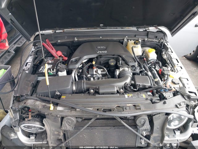 1C4HJXDG8MW519073 Jeep 2021