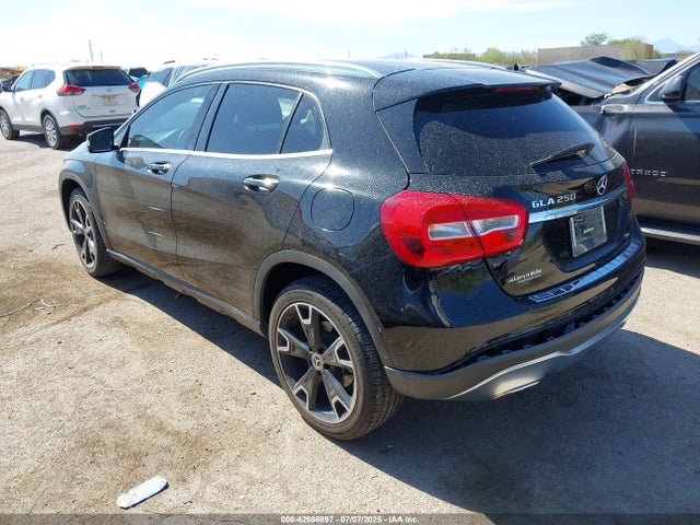Mercedes-Benz m270 2019 WDCTG4EB4KU013611 Image 3