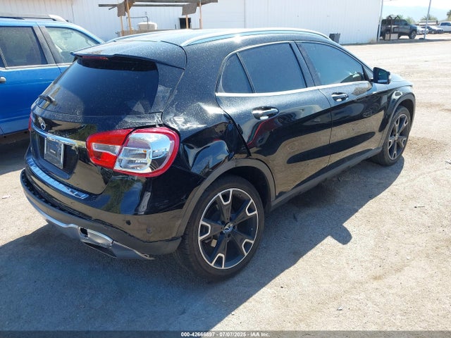 Mercedes-Benz m270 2019 WDCTG4EB4KU013611 Image 4