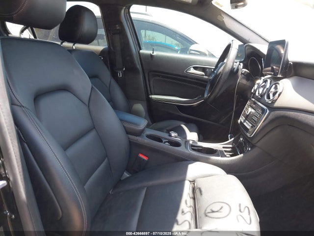 Mercedes-Benz m270 2019 WDCTG4EB4KU013611 Image 5