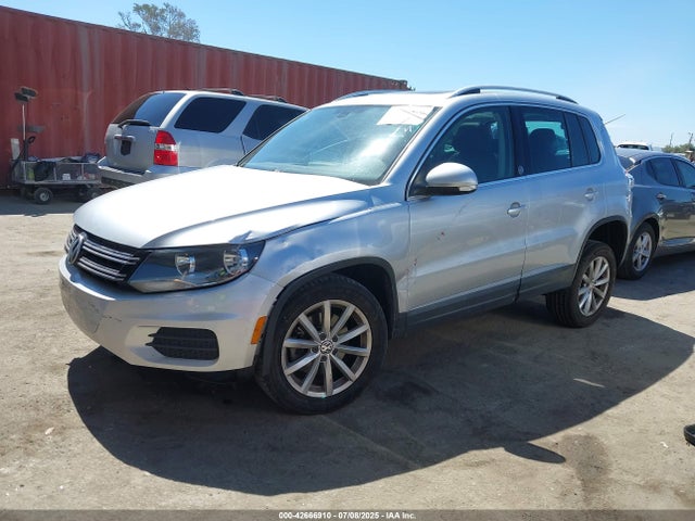 WVGRV7AX6HK008936 Volkswagen 2.0 tsi