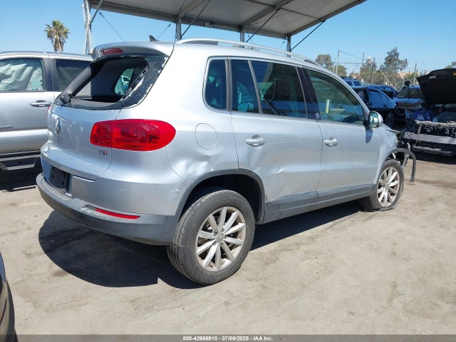 WVGRV7AX6HK008936 Volkswagen 2.0 tsi