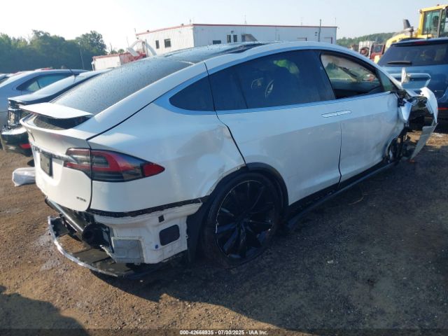 2018 TESLA MODEL X 5YJXCBE23JF100303 Photo 3