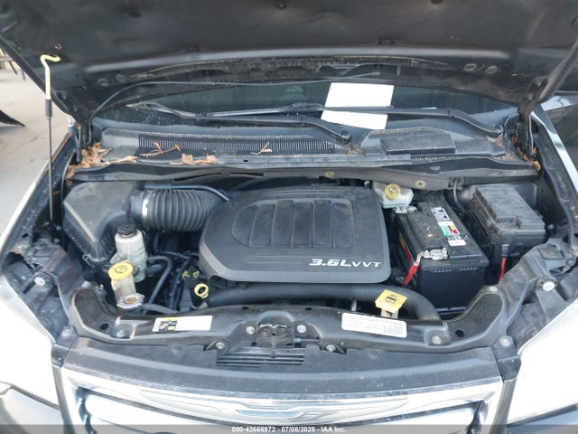 2C4RC1BG2ER357885 Chrysler Town and Country