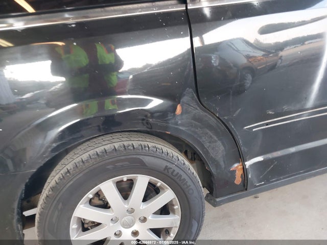 2C4RC1BG2ER357885 Chrysler Town and Country
