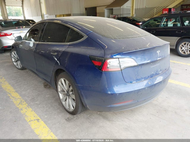 2018 TESLA MODEL 3 5YJ3E1EA8JF046944 Photo 2