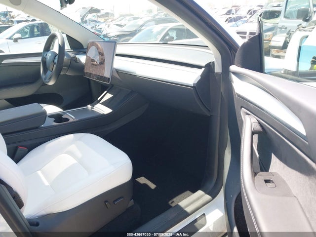 2024 TESLA MODEL Y 7SAYGDED0RF052621 Photo 4