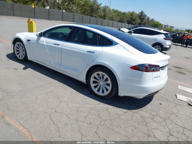 2017 TESLA MODEL S 5YJSA1E19HF215502 Photo 2