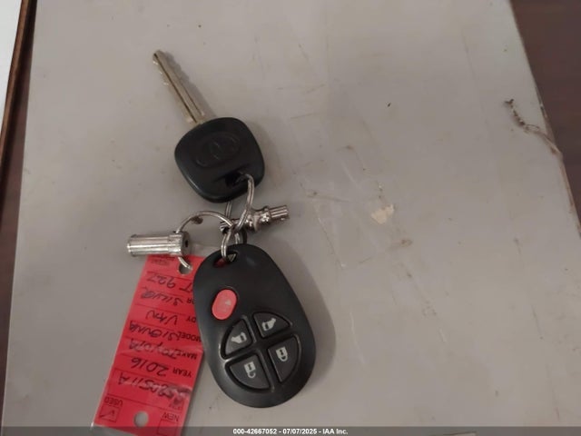 5TDKK3DCXGS691540 Toyota Sienna Le 7 Passenger