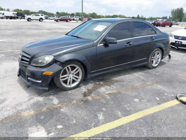 2013 MERCEDES-BENZ C 300 WDDGF8AB5DA817031 Photo 1