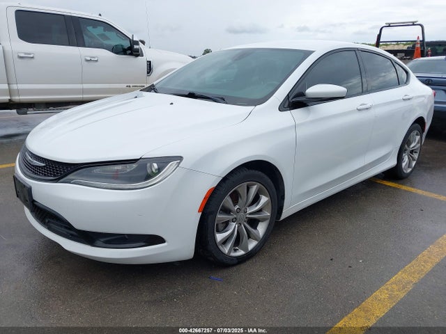 Chrysler 2015 2015 1C3CCCBB3FN691965 Image 2