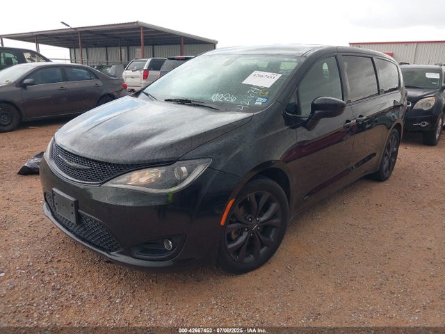 Chrysler Pacifica 2018 2C4RC1FG7JR357899 Image 2