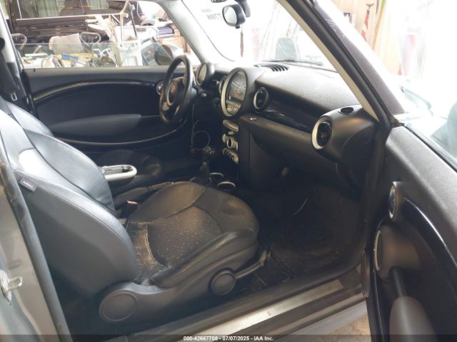 2010 MINI COOPER S CLUBMAN WMWMM3C57ATP93986 Photo 4