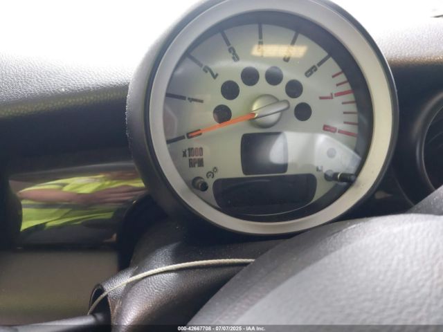 2010 MINI COOPER S CLUBMAN WMWMM3C57ATP93986 Photo 6