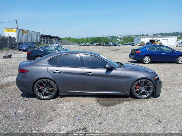 Alfa Romeo giulia (952) 2018 ZARFAEDN6J7579665 Image 13