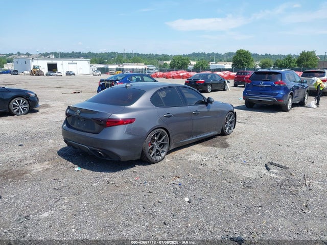 Alfa Romeo giulia (952) 2018 ZARFAEDN6J7579665 Image 4