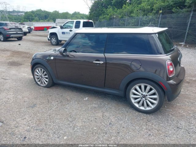 2010 MINI COOPER WMWMF3C55ATZ23127 Photo 2