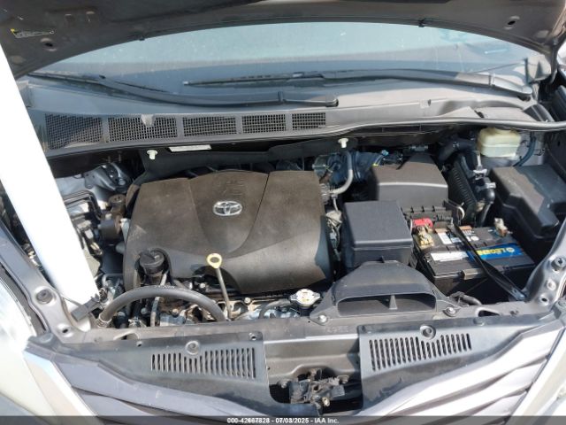 2017 TOYOTA SIENNA 5TDKZ3DC5HS806235 Photo 9