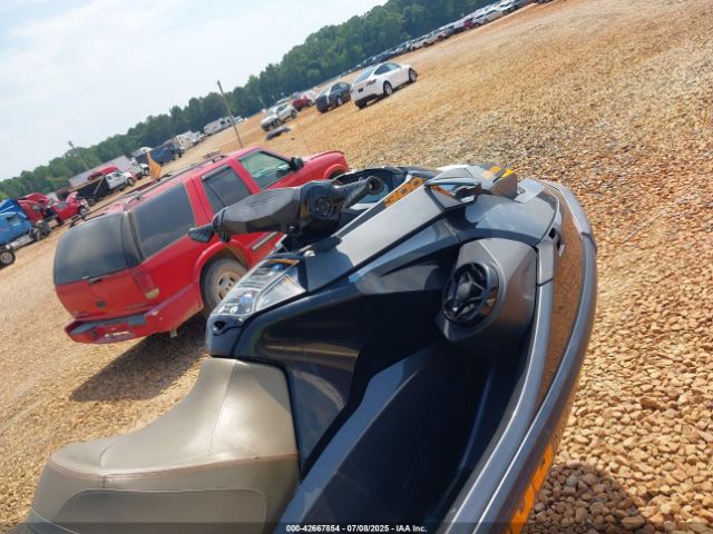 2021 SEADOO GTX-300 LIMITED YDV31353L021 Photo 4