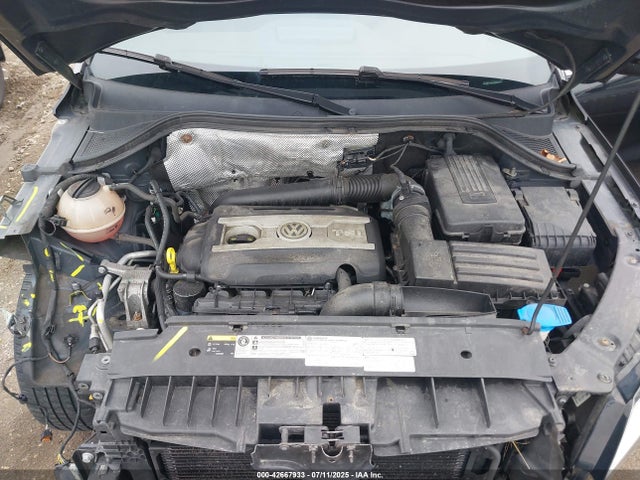 WVGBV7AX4FW552035 Volkswagen 2015