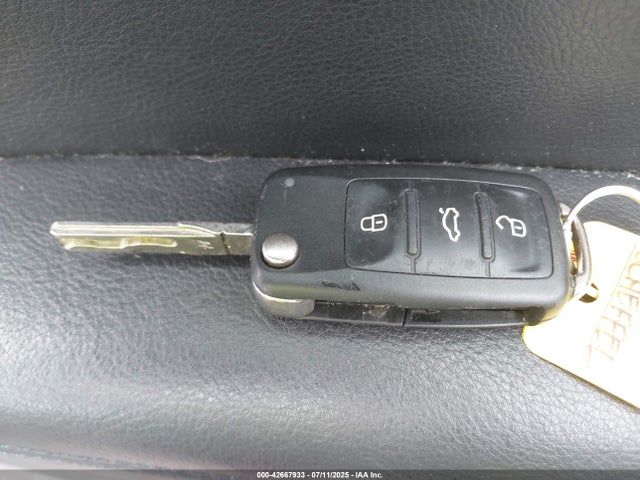 WVGBV7AX4FW552035 Volkswagen 2015