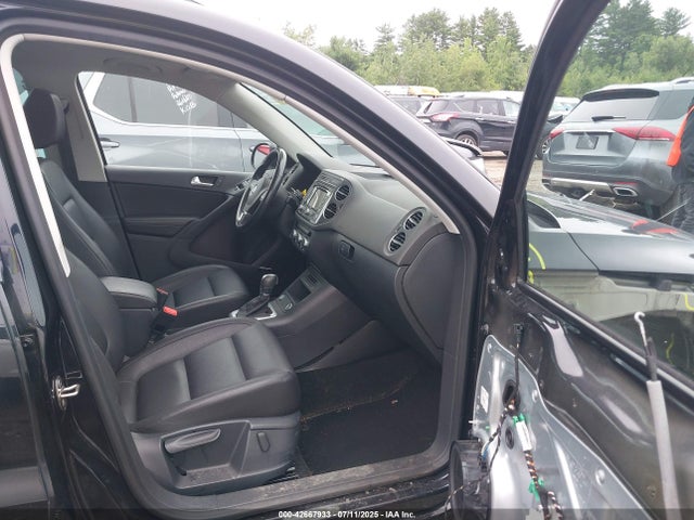 WVGBV7AX4FW552035 Volkswagen 2015