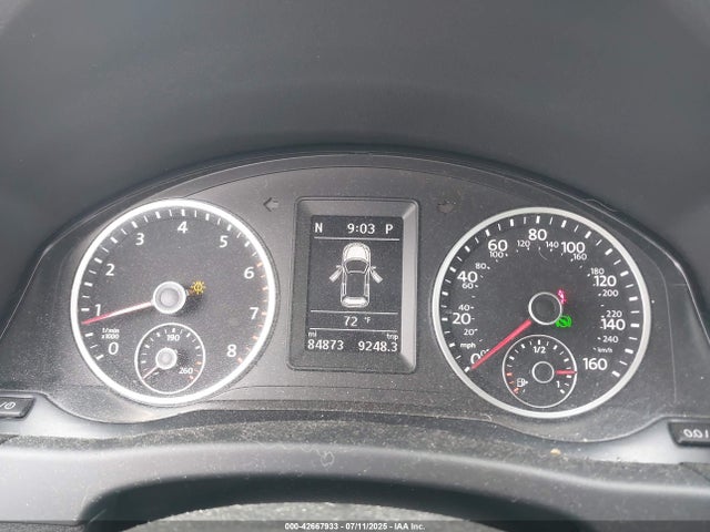 WVGBV7AX4FW552035 Volkswagen 2015