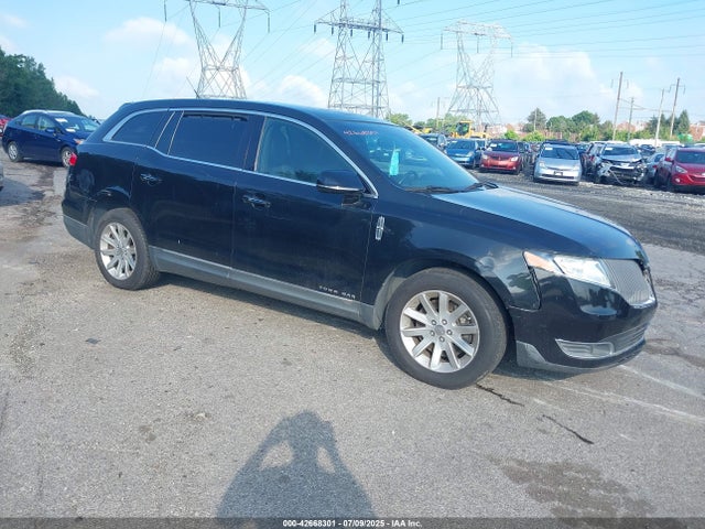 Продаж на аукціоні авто 2015 Lincoln Mkt Livery, vin: 2LMHJ5NK8FBL03462, номер лоту: 42668301