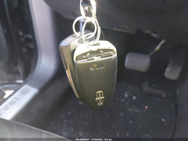 Продаж на аукціоні авто 2015 Lincoln Mkt Livery, vin: 2LMHJ5NK8FBL03462, номер лоту: 42668301