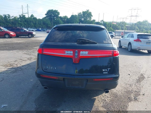Продаж на аукціоні авто 2015 Lincoln Mkt Livery, vin: 2LMHJ5NK8FBL03462, номер лоту: 42668301
