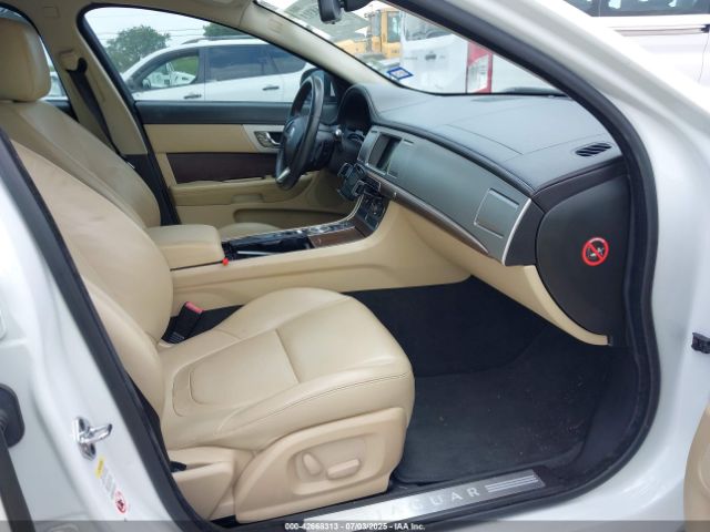2012 JAGUAR XF SAJWA0FB9CLS44332 Photo 4