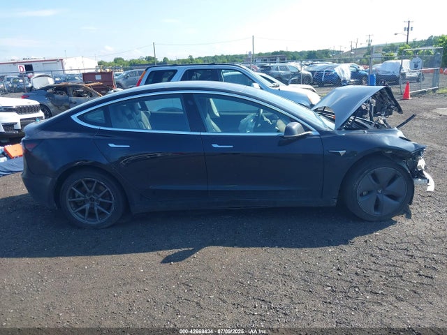 Tesla MODEL 3 2018 5YJ3E1EB9JF070713 Image 13