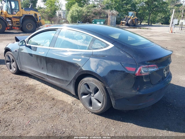 2018 TESLA MODEL 3 5YJ3E1EB9JF070713 Photo 2