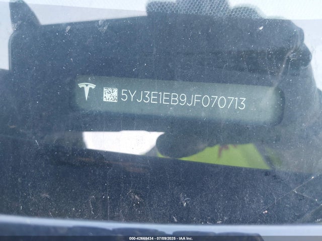 2018 TESLA MODEL 3 5YJ3E1EB9JF070713 Photo 8