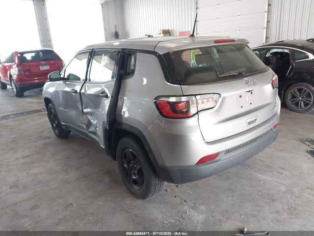 3C4NJCAB4JT240483 Jeep Compass