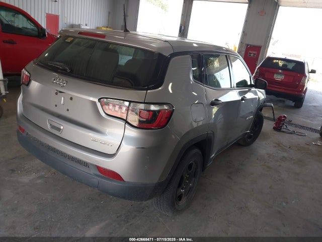 3C4NJCAB4JT240483 Jeep Compass