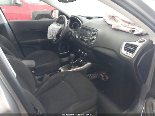 3C4NJCAB4JT240483 Jeep Compass