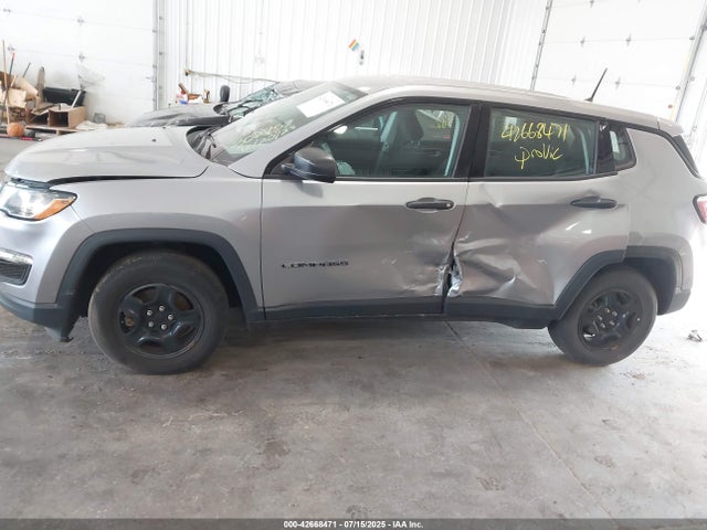 3C4NJCAB4JT240483 Jeep Compass