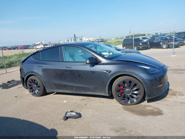 7SAYGDEF8RF020386 Tesla Model Y