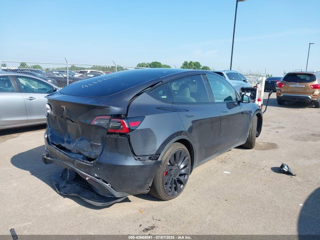 7SAYGDEF8RF020386 Tesla Model Y