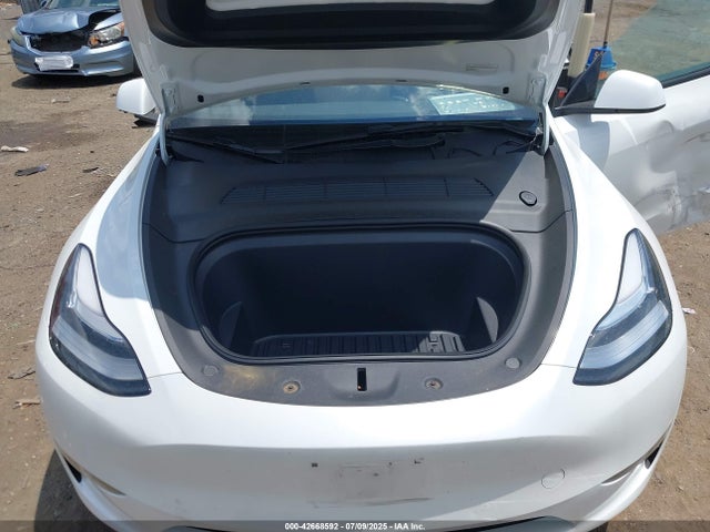 2023 TESLA MODEL Y 7SAYGDEE8PA059111 Photo 9