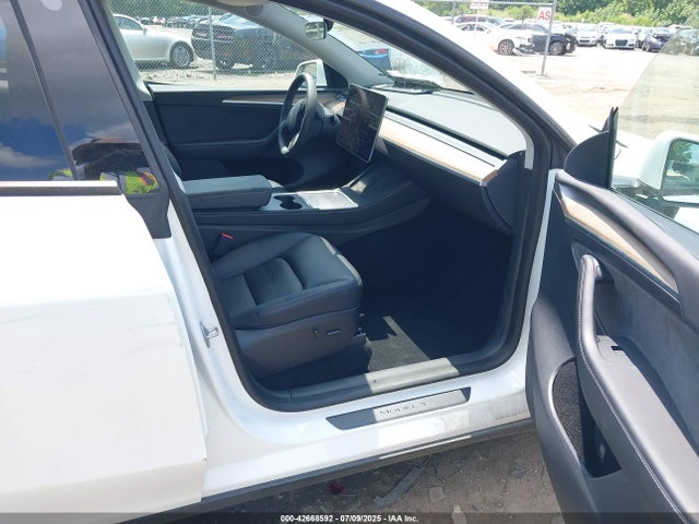 2023 TESLA MODEL Y 7SAYGDEE8PA059111 Photo 4