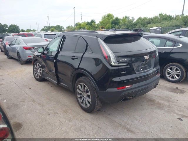2019 CADILLAC XT4 1GYFZFR48KF197731 Photo 2