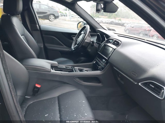 2018 JAGUAR F-PACE SADCJ2GX9JA285337 Photo 4