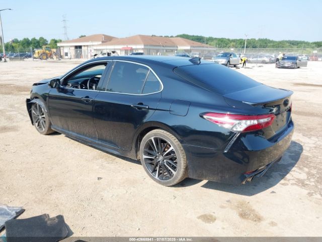 2018 TOYOTA CAMRY 4T1B61HK1JU143581 Photo 2