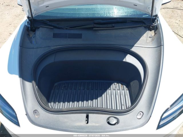 2024 TESLA MODEL 3 5YJ3E1EAXRF757802 Photo 9